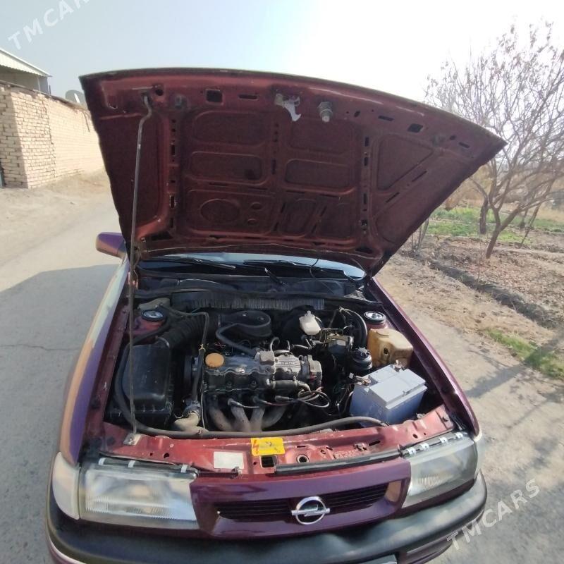 Opel Vectra 1993 - 39 000 TMT - Мары - img 3