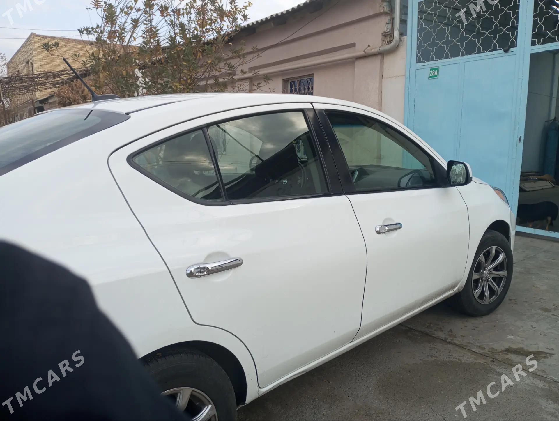 Nissan Versa 2012 - 130 000 TMT - Türkmenabat - img 8