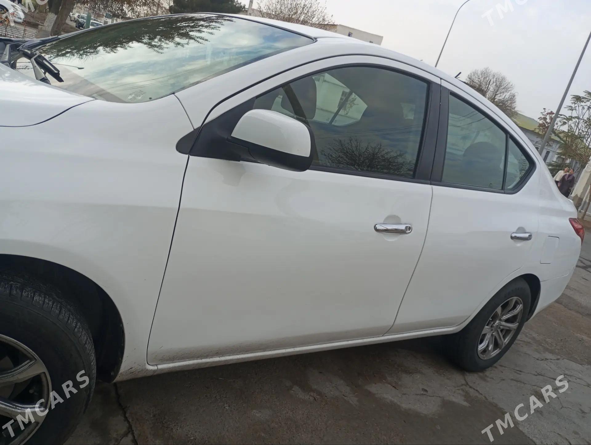 Nissan Versa 2012 - 130 000 TMT - Türkmenabat - img 7