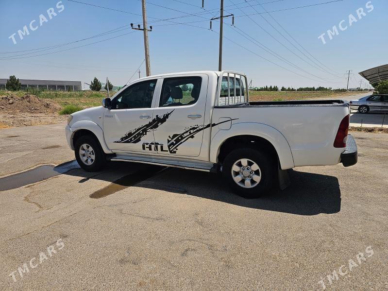 Toyota Hilux 2009 - 210 000 TMT - Мары - img 4