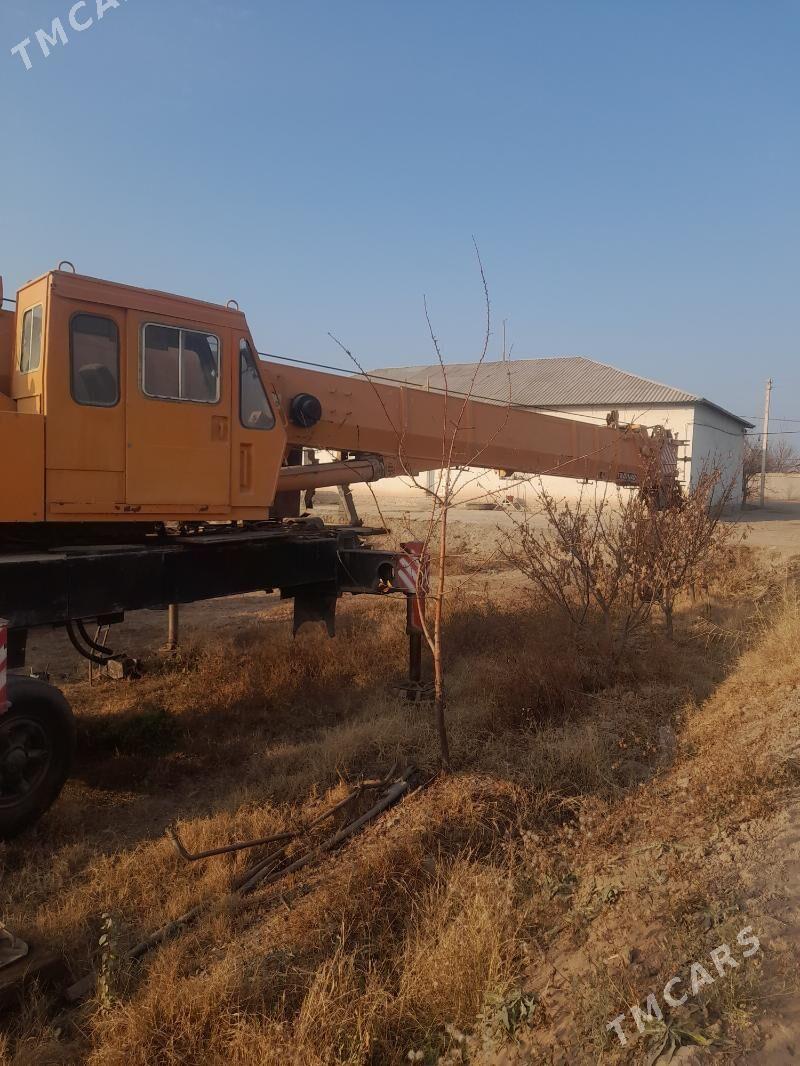 Tadano Faun Atf 60-4 1990 - 200 000 TMT - Шабатский этрап - img 3