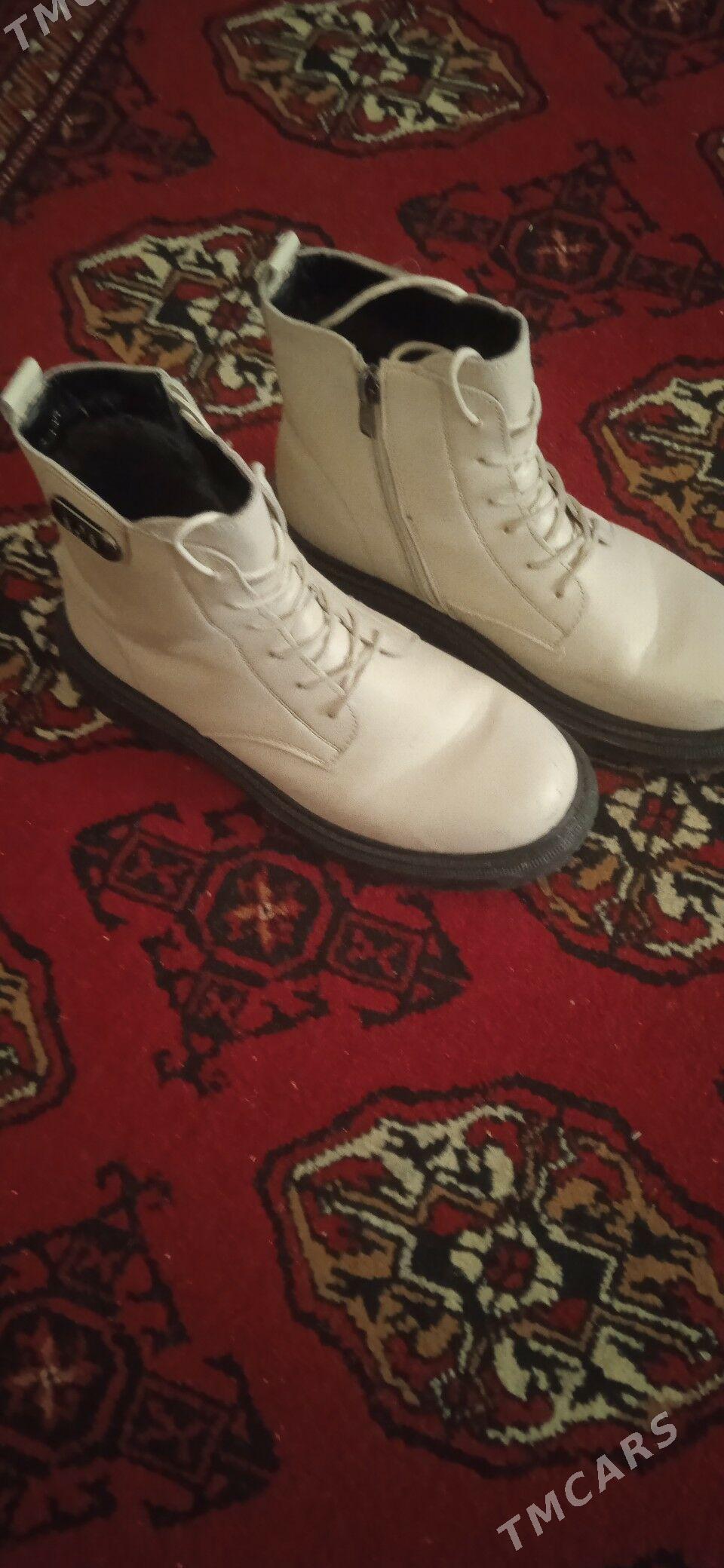 ботинки размер 38 - Нефтегаз (ул. Андалиб-Юбилейная) - img 1