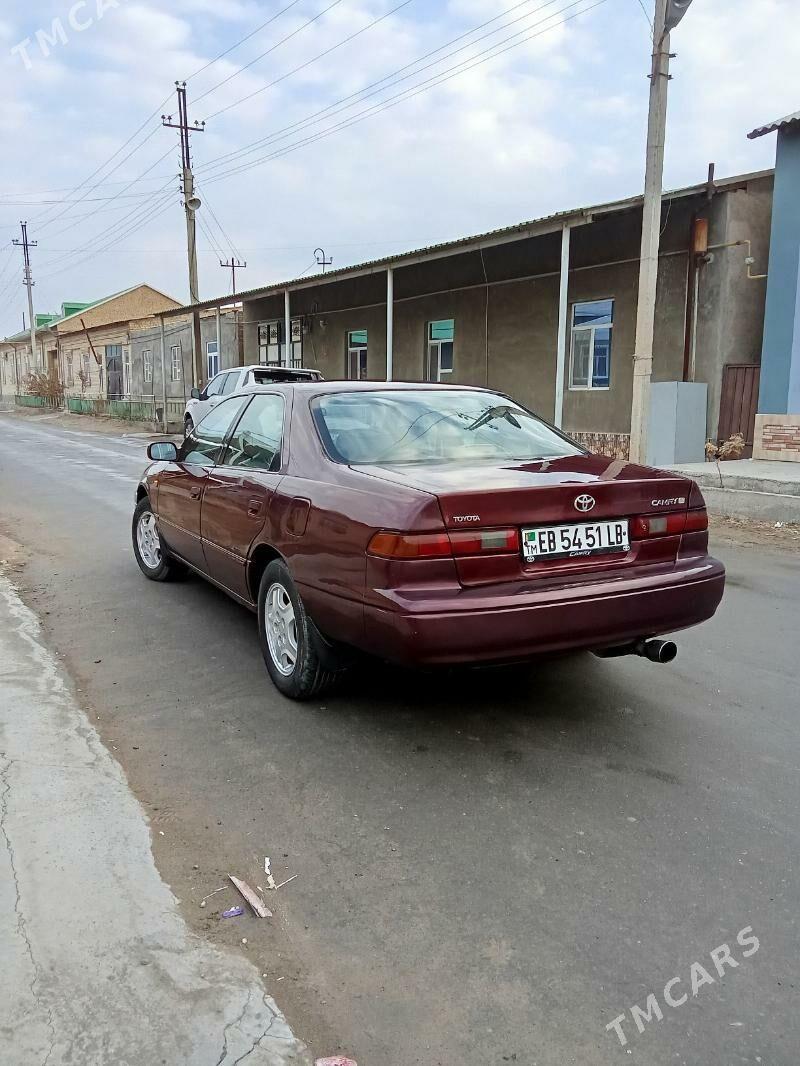 Toyota Camry 1998 - 110 000 TMT - Дянев - img 3