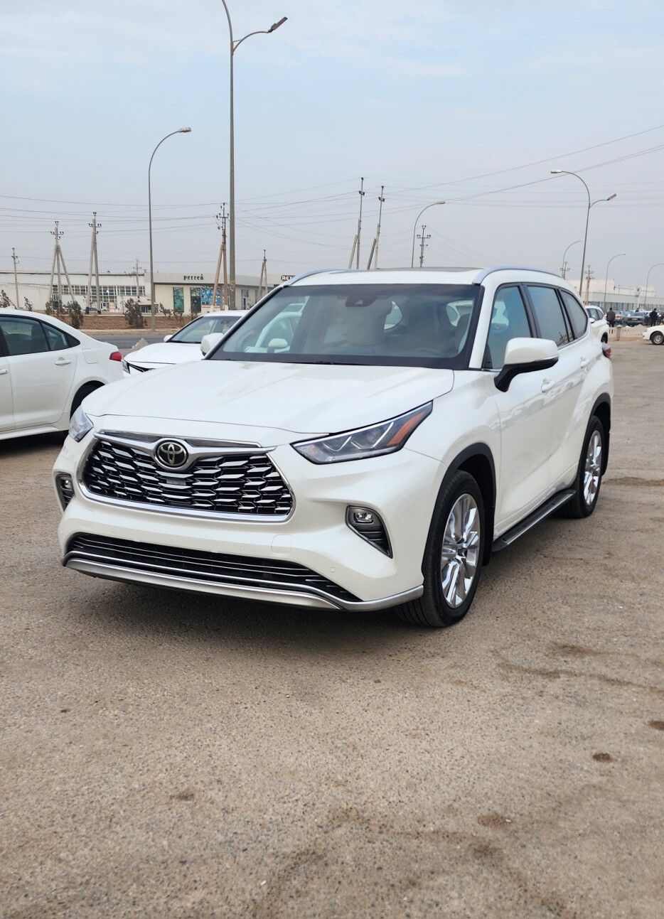 Toyota Highlander 2021 - 590 000 TMT - Мары - img 1