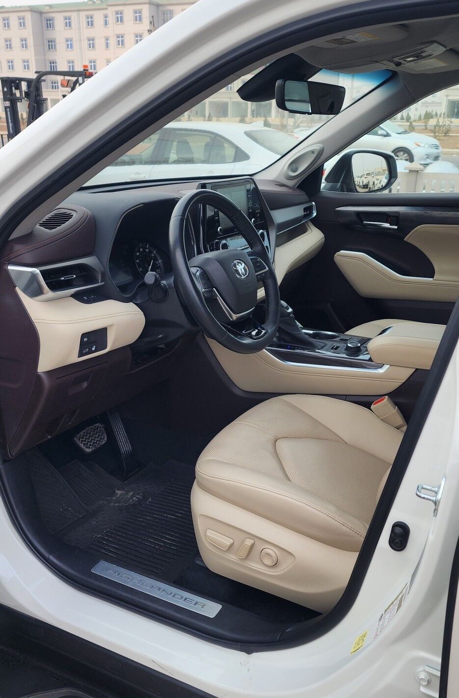 Toyota Highlander 2021 - 590 000 TMT - Мары - img 5