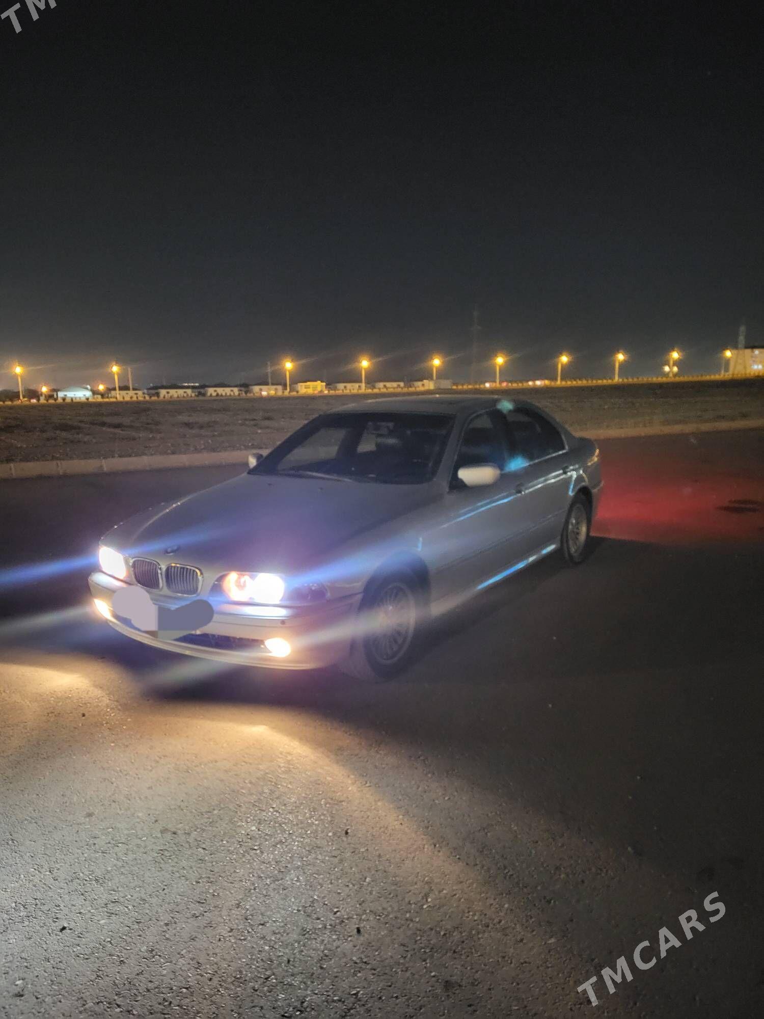 BMW E39 1999 - 100 000 TMT - Балканабат - img 2