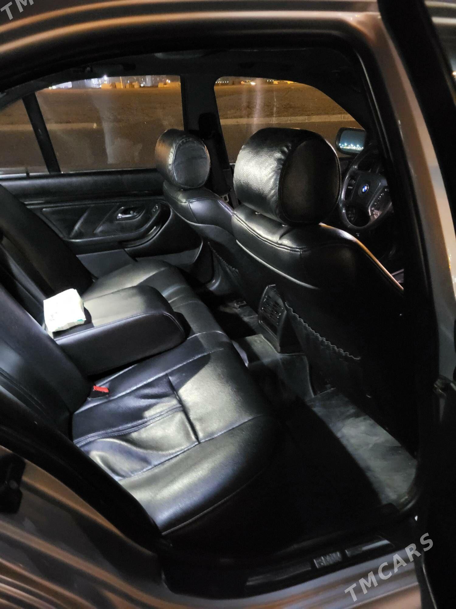 BMW E39 1999 - 100 000 TMT - Балканабат - img 6