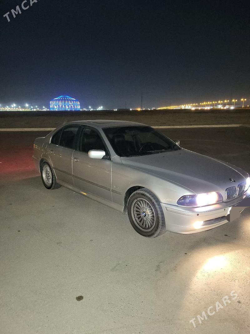 BMW E39 1999 - 100 000 TMT - Балканабат - img 4