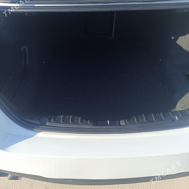 BMW 528 2011 - 280 000 TMT - Балканабат - img 9