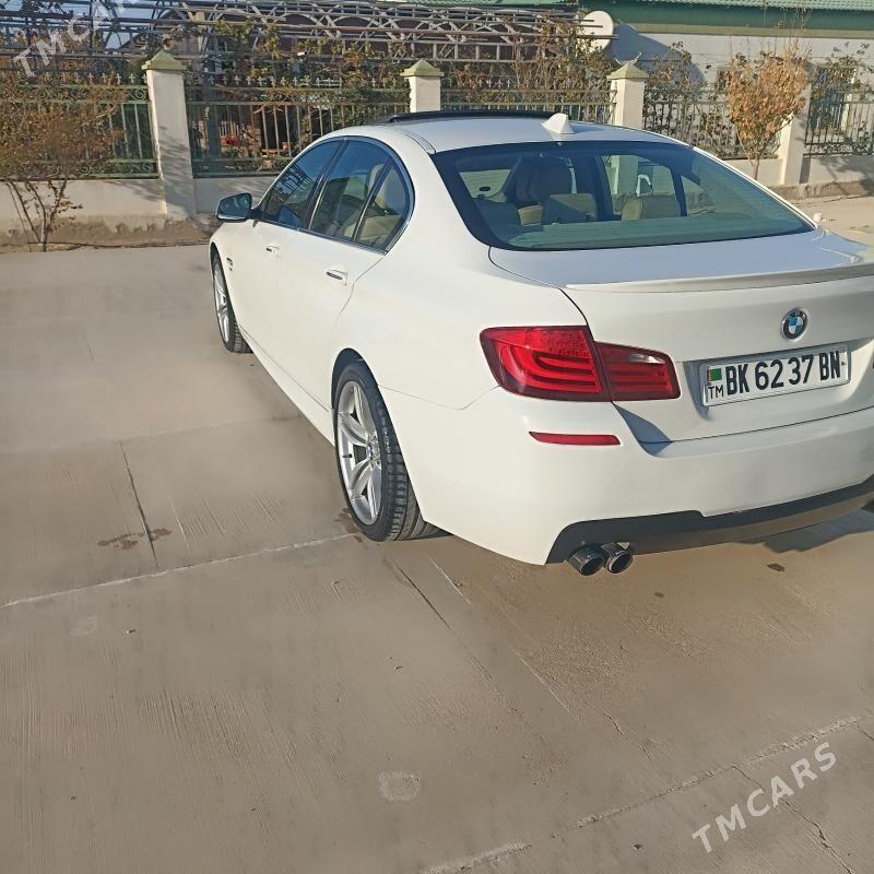 BMW 528 2011 - 280 000 TMT - Балканабат - img 4