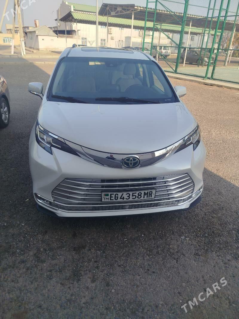 Toyota Sienna 2021 - 600 000 TMT - Мары - img 2