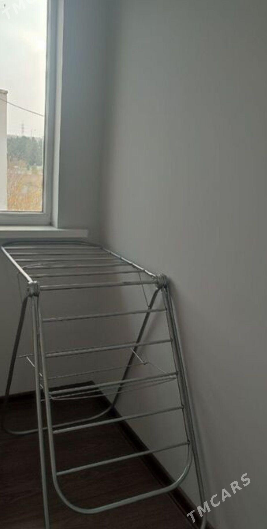 11MKR 1-KOMNAT 4-ETAJ AÝTAKOW KÖÇE - 11 мкр - img 4