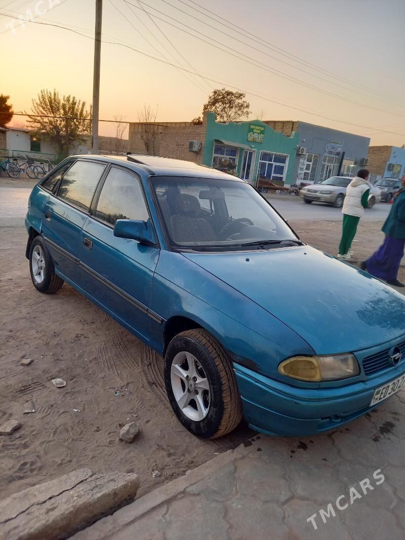 Opel Astra 1993 - 28 000 TMT - Халач - img 5