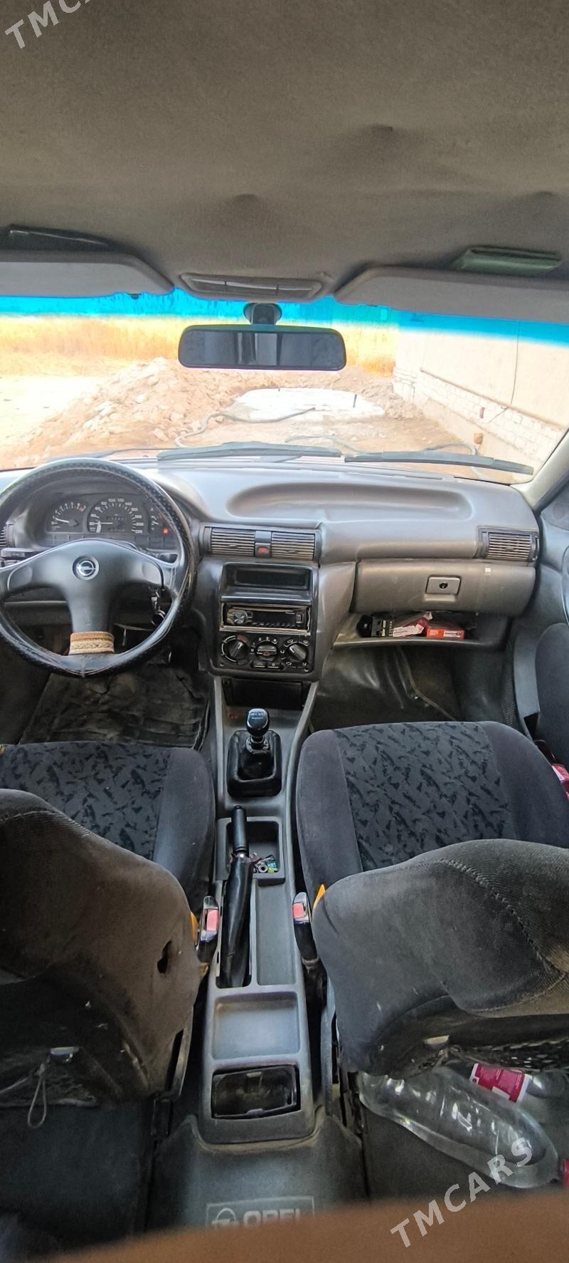 Opel Astra 1993 - 40 000 TMT - Gubadag - img 3