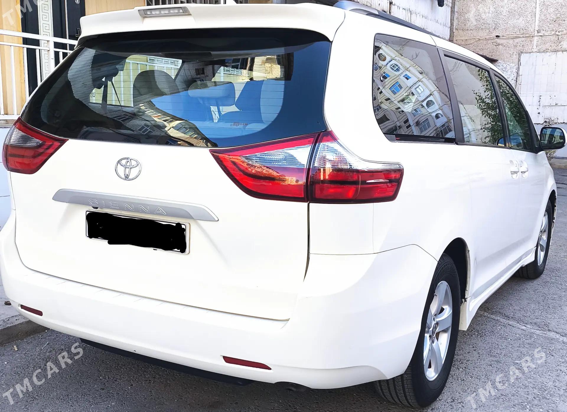 Toyota Sienna 2020 - 400 000 TMT - Анев - img 3