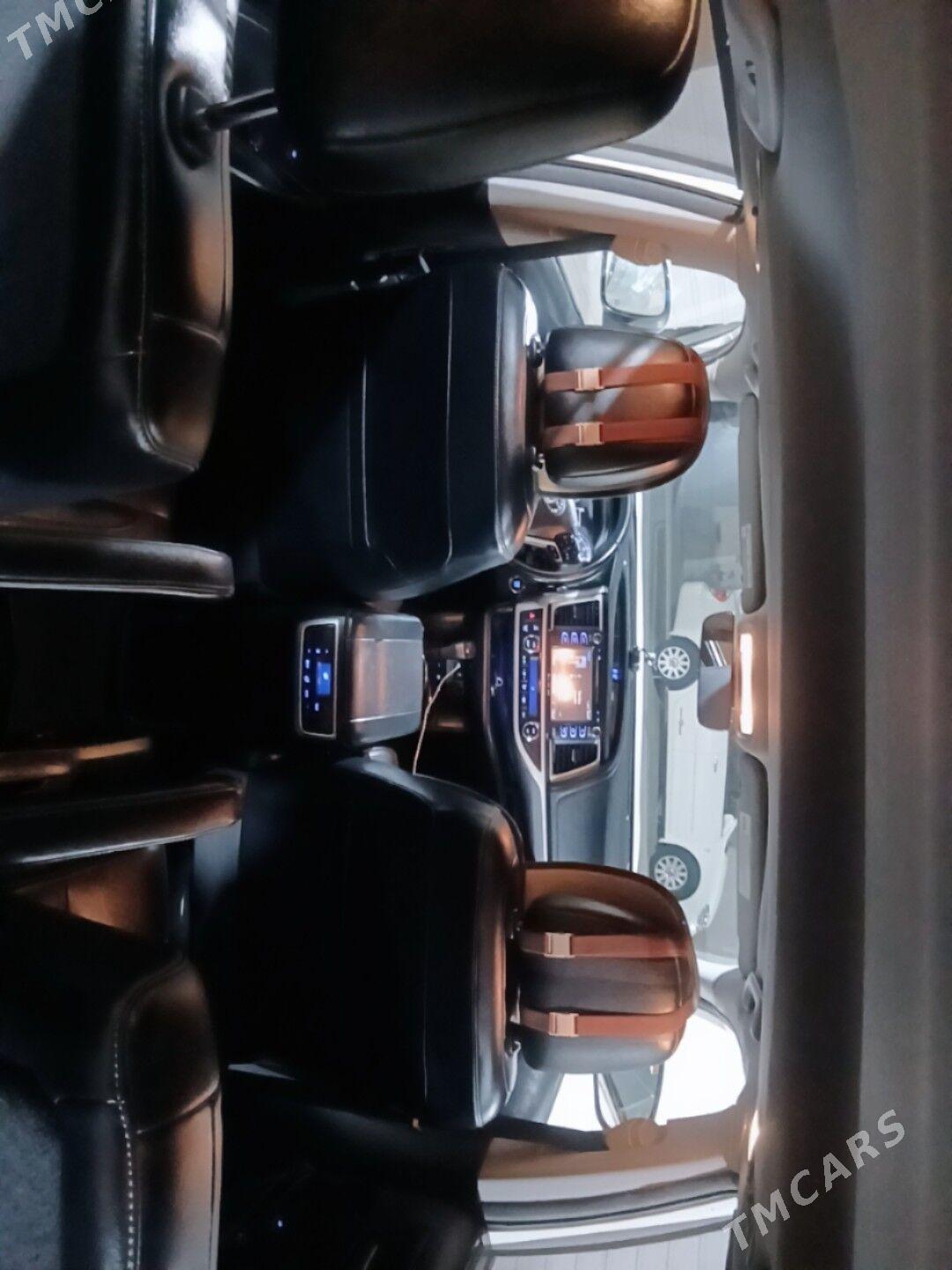 Toyota Highlander 2017 - 340 000 TMT - Ашхабад - img 8