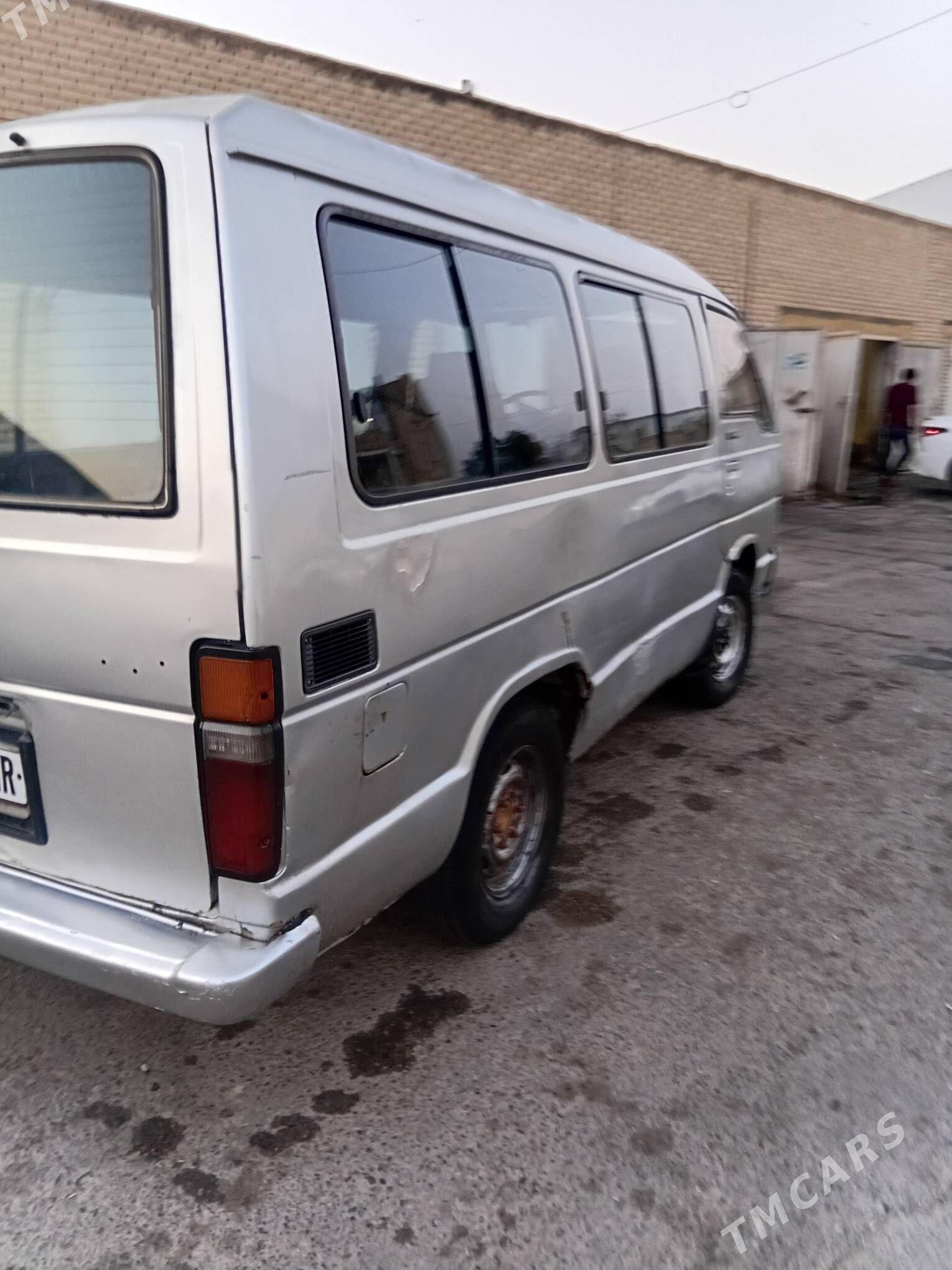 Toyota Hiace 1988 - 45 000 TMT - Мары - img 7