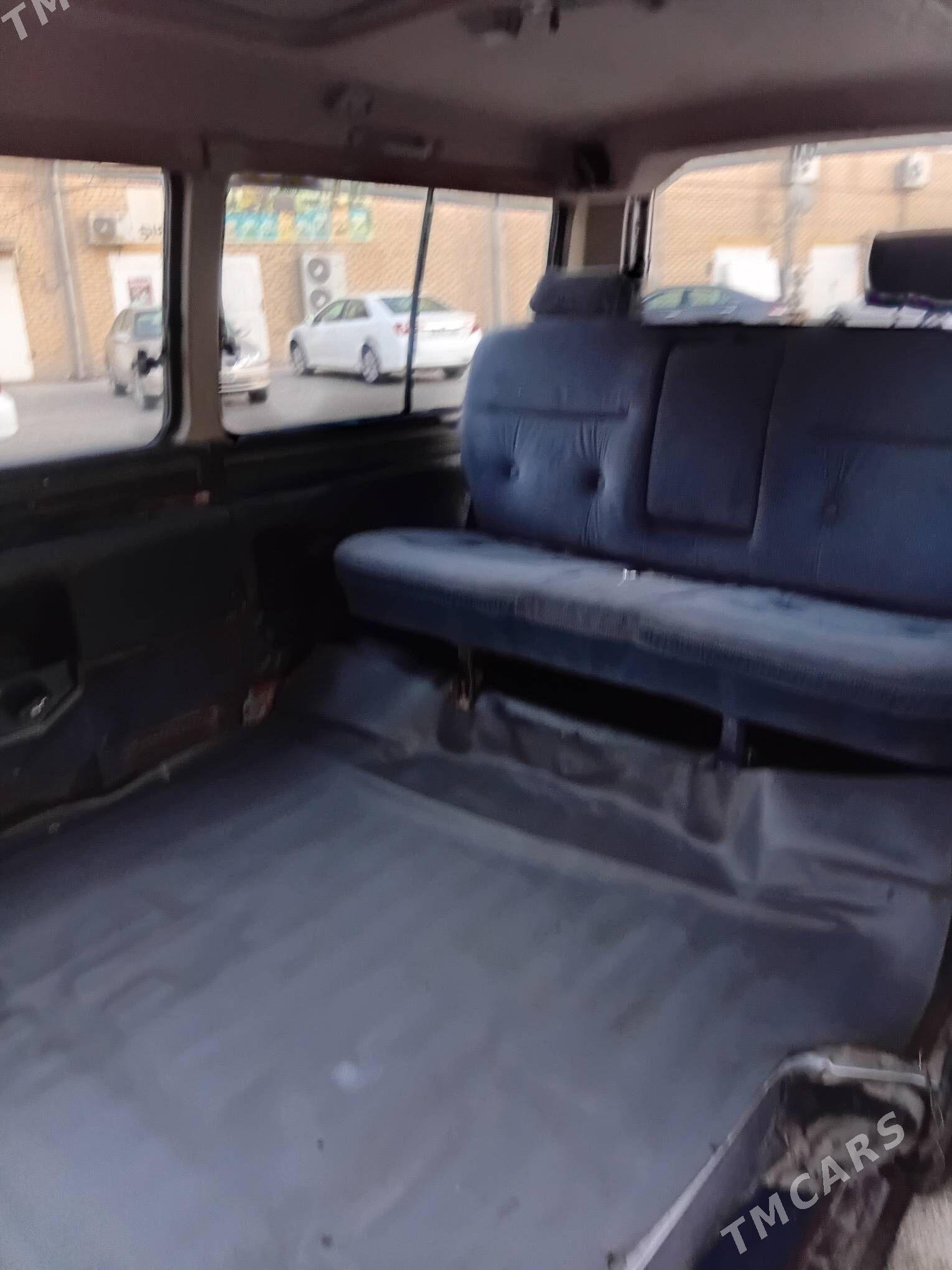 Toyota Hiace 1988 - 45 000 TMT - Мары - img 2