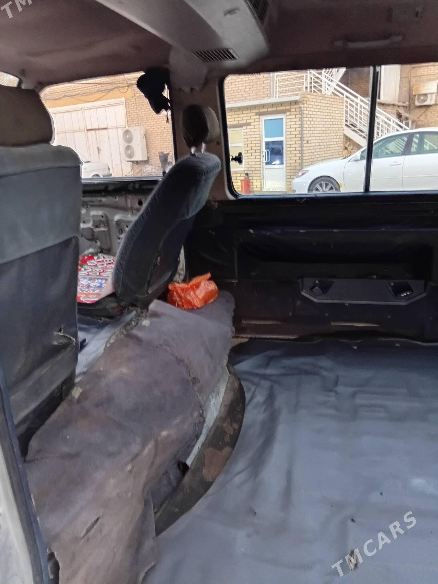 Toyota Hiace 1988 - 45 000 TMT - Мары - img 1