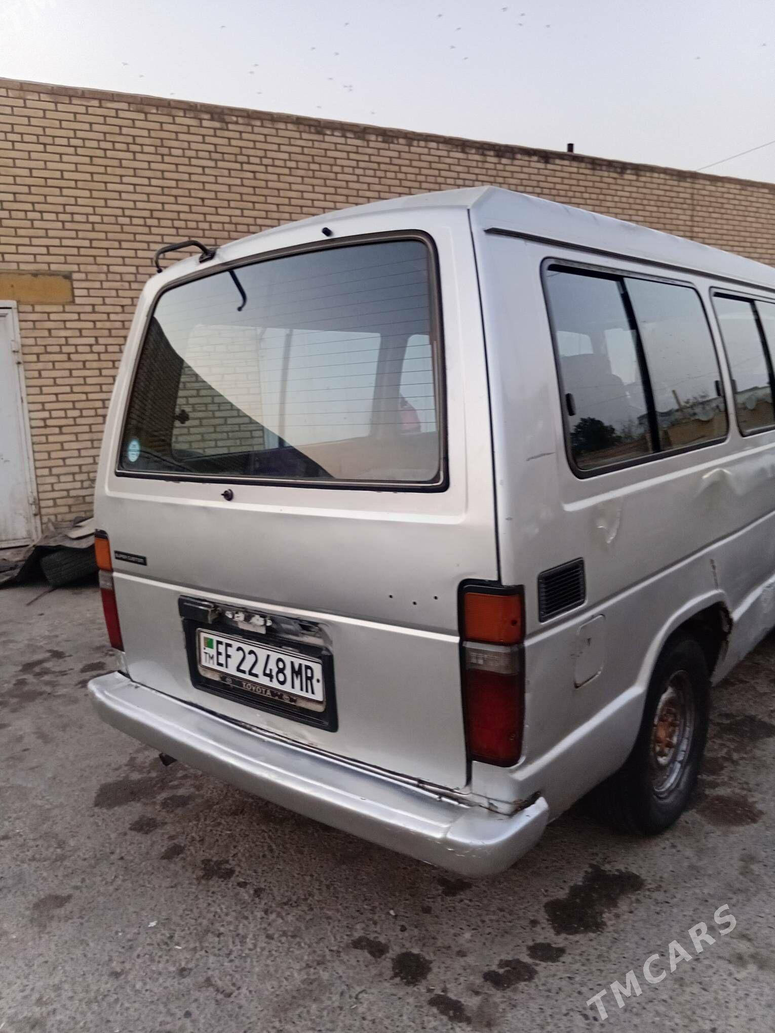 Toyota Hiace 1988 - 45 000 TMT - Мары - img 9