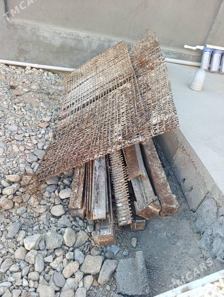 Угольники и металическая сетка - Балканабат - img 3