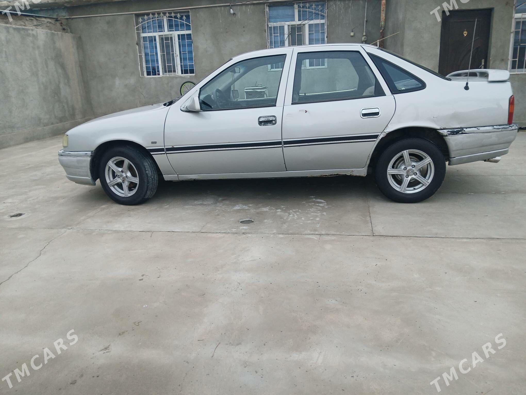 Opel Vectra 1992 - 28 000 TMT - Бахарден - img 3