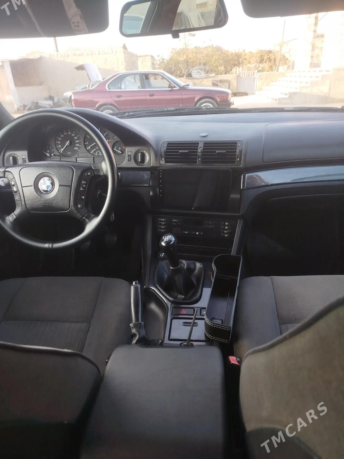 BMW E39 1996 - 100 000 TMT - Балканабат - img 4