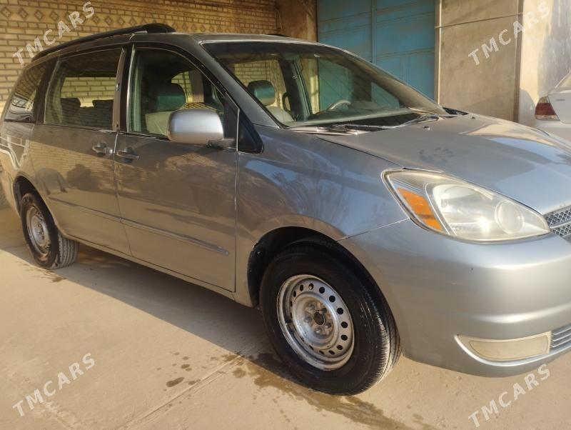 Toyota Sienna 2003 - 170 000 TMT - Гурбансолтан Едже - img 1