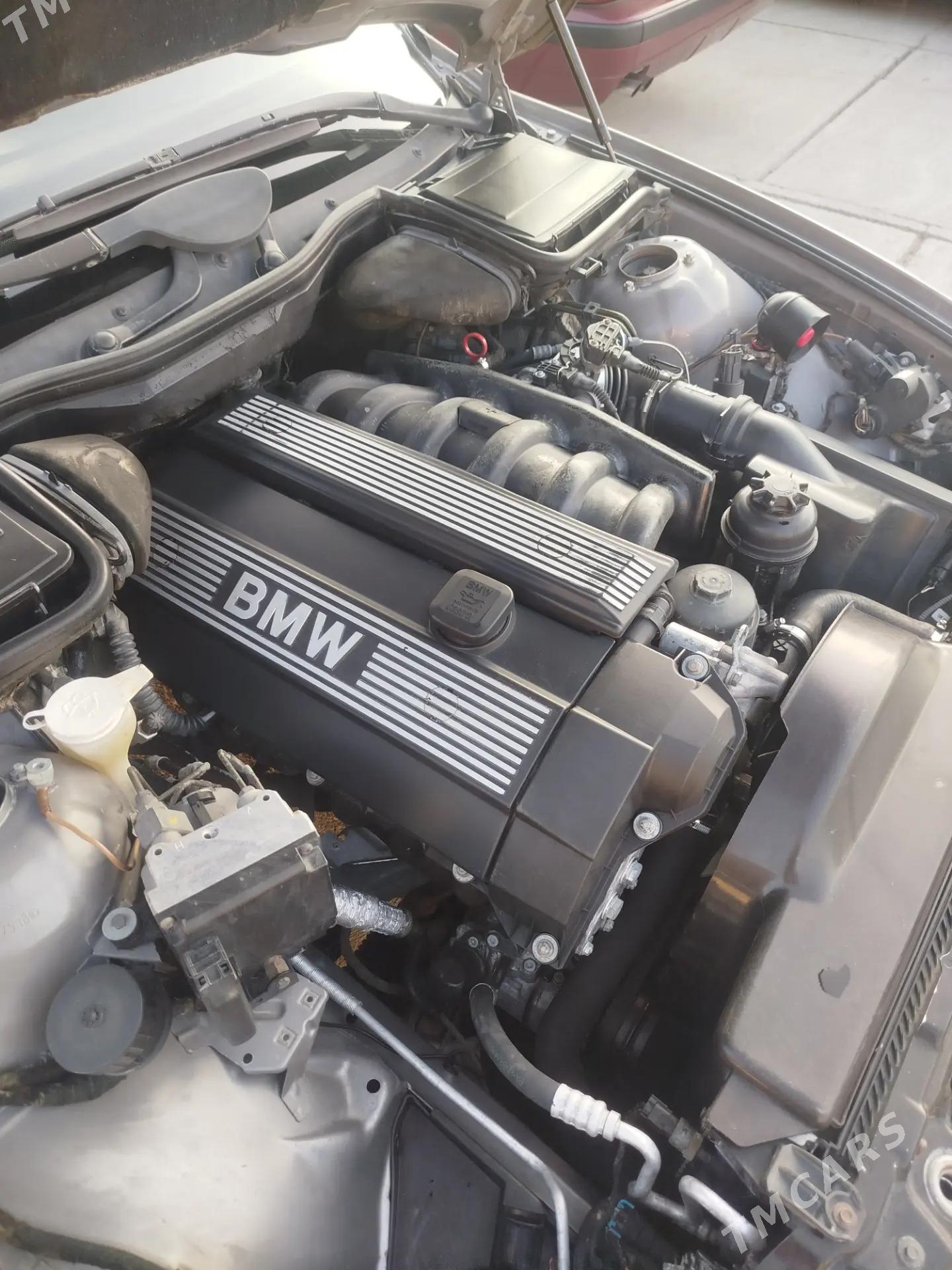 BMW E39 1996 - 100 000 TMT - Балканабат - img 6