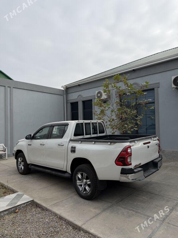 Toyota Hilux 2025 - 656 000 TMT - Aşgabat - img 4