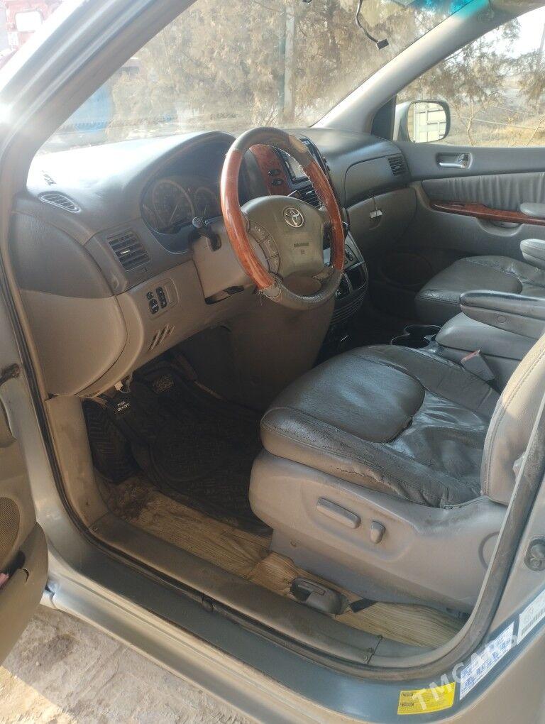 Toyota Sienna 2003 - 170 000 TMT - Гурбансолтан Едже - img 4