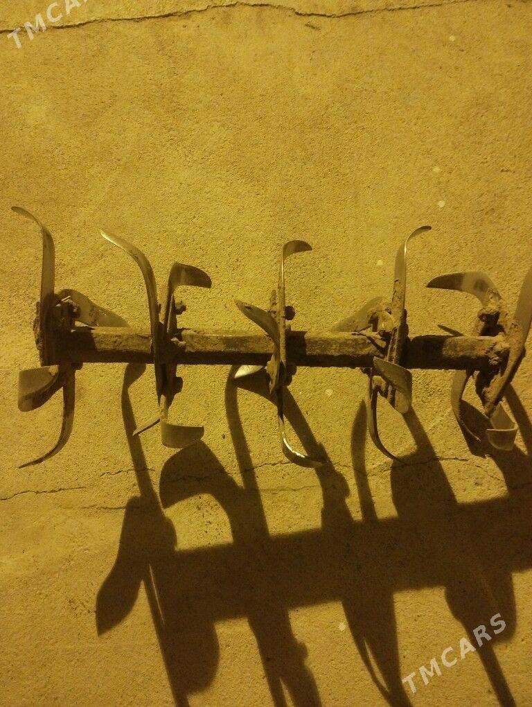 Yer agdaryan trakdor - Büzmeýin - img 2