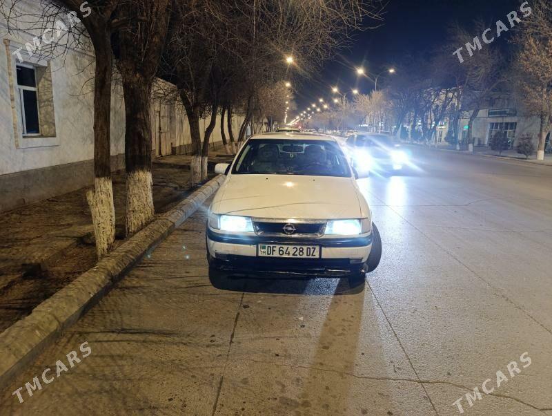 Opel Vectra 1990 - 50 000 TMT - Карабогаз - img 2
