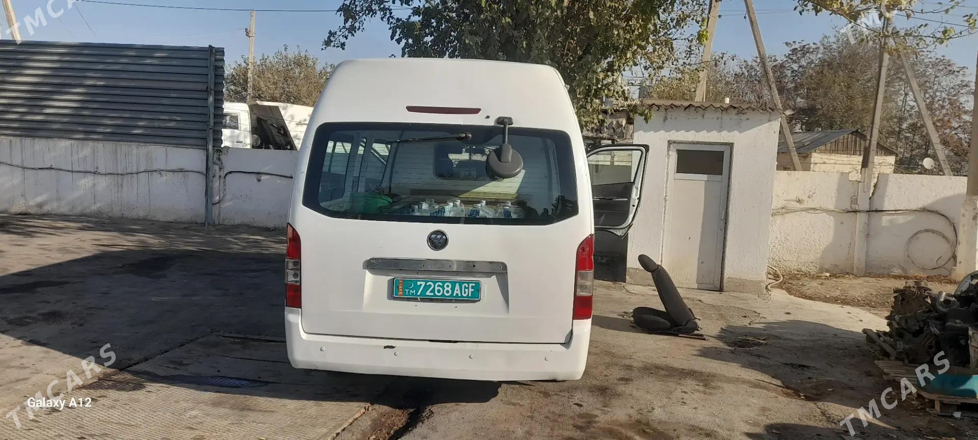 Toyota Hiace 2015 - 132 000 TMT - Türkmenabat - img 4