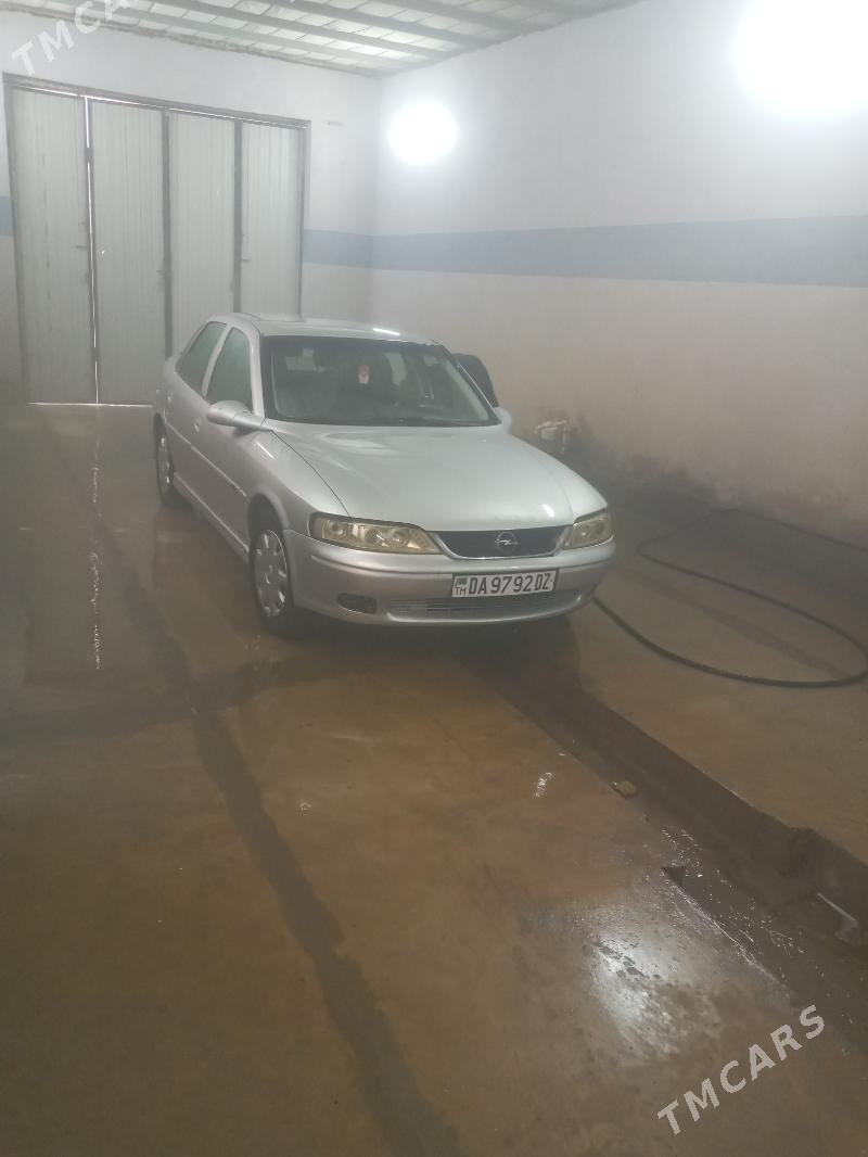 Opel Vectra 1999 - 60 000 TMT - Гурбансолтан Едже - img 2