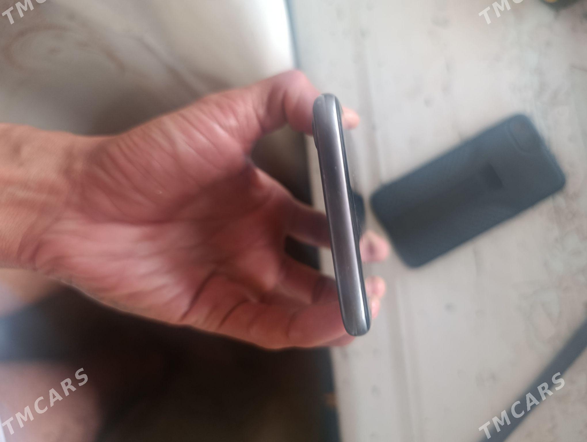 IPHONE 8  - Çärjew - img 4