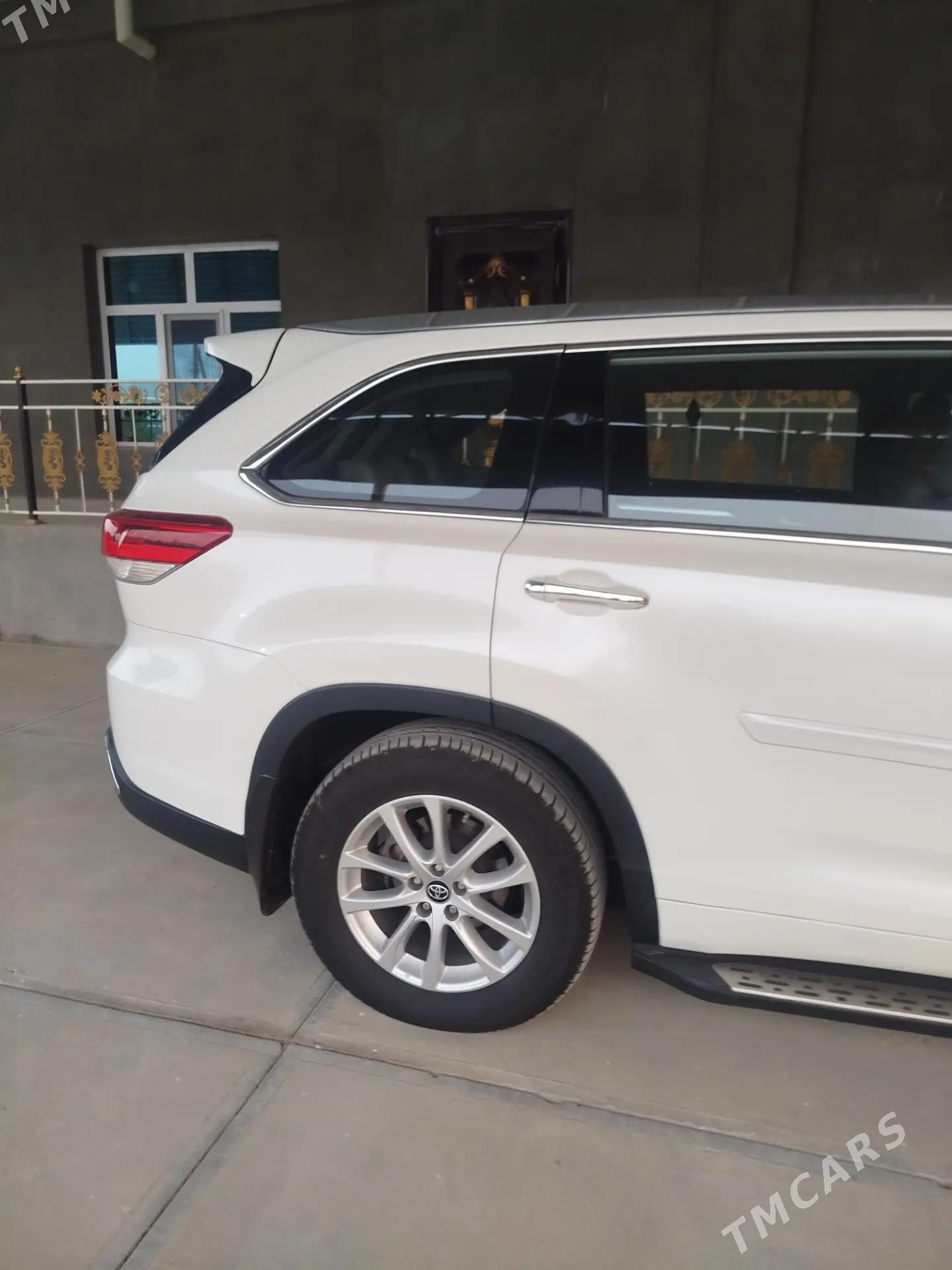Toyota Highlander 2019 - 480 000 TMT - Теджен - img 4