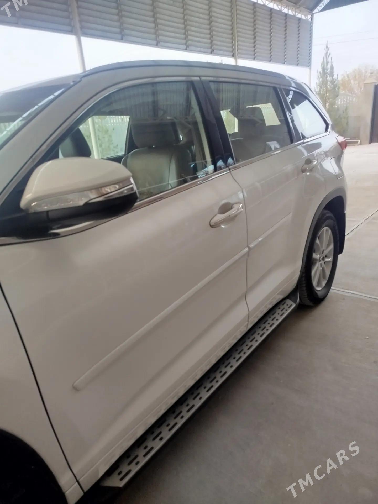 Toyota Highlander 2019 - 480 000 TMT - Теджен - img 5