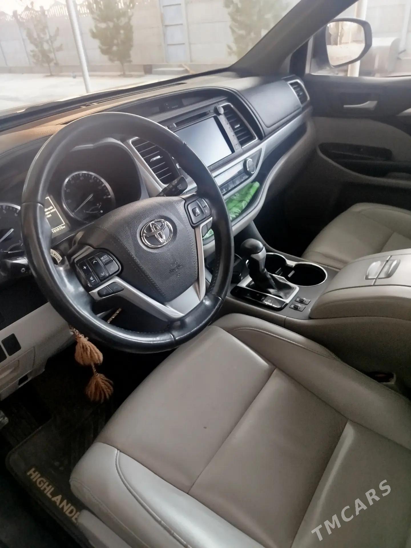 Toyota Highlander 2019 - 480 000 TMT - Теджен - img 7