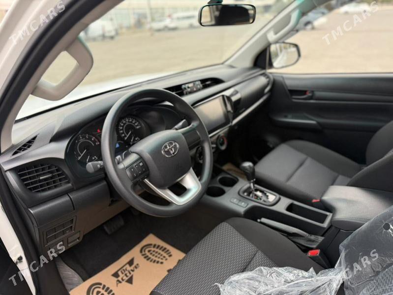 Toyota Hilux 2025 - 581 000 TMT - Ашхабад - img 4