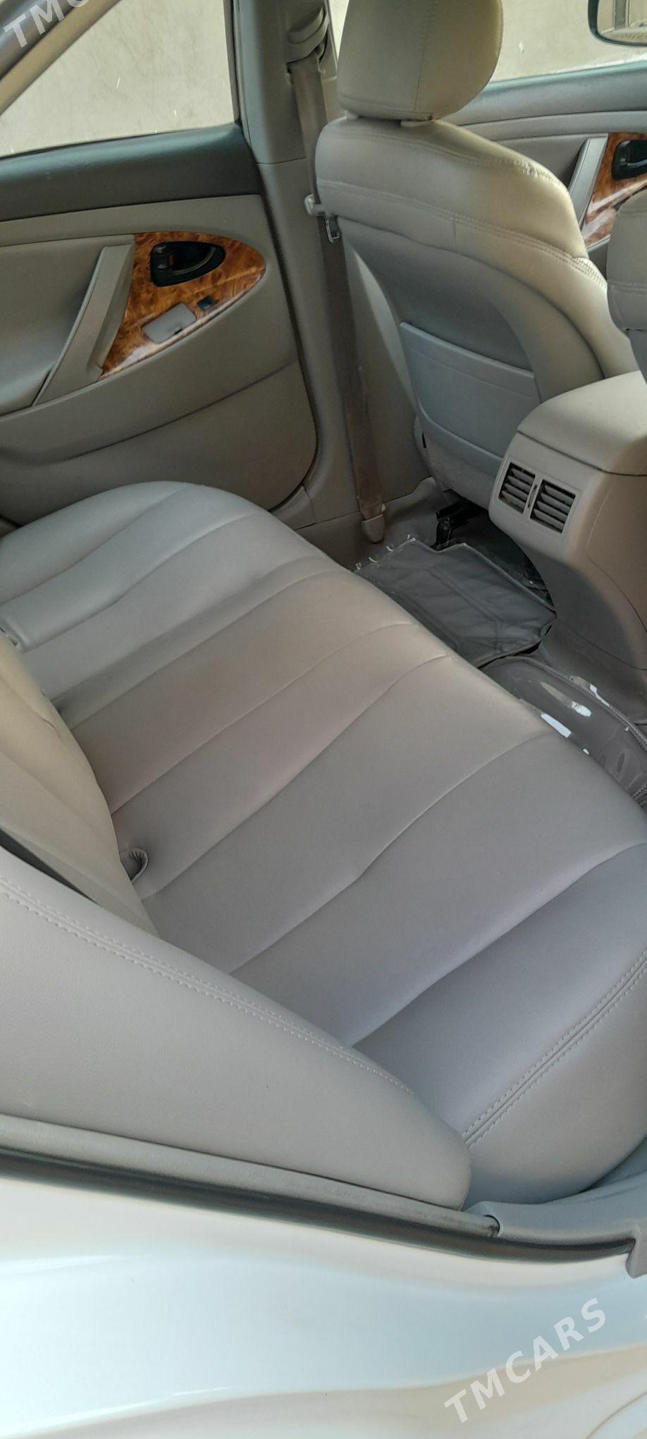 Toyota Camry 2010 - 150 000 TMT - Теджен - img 4