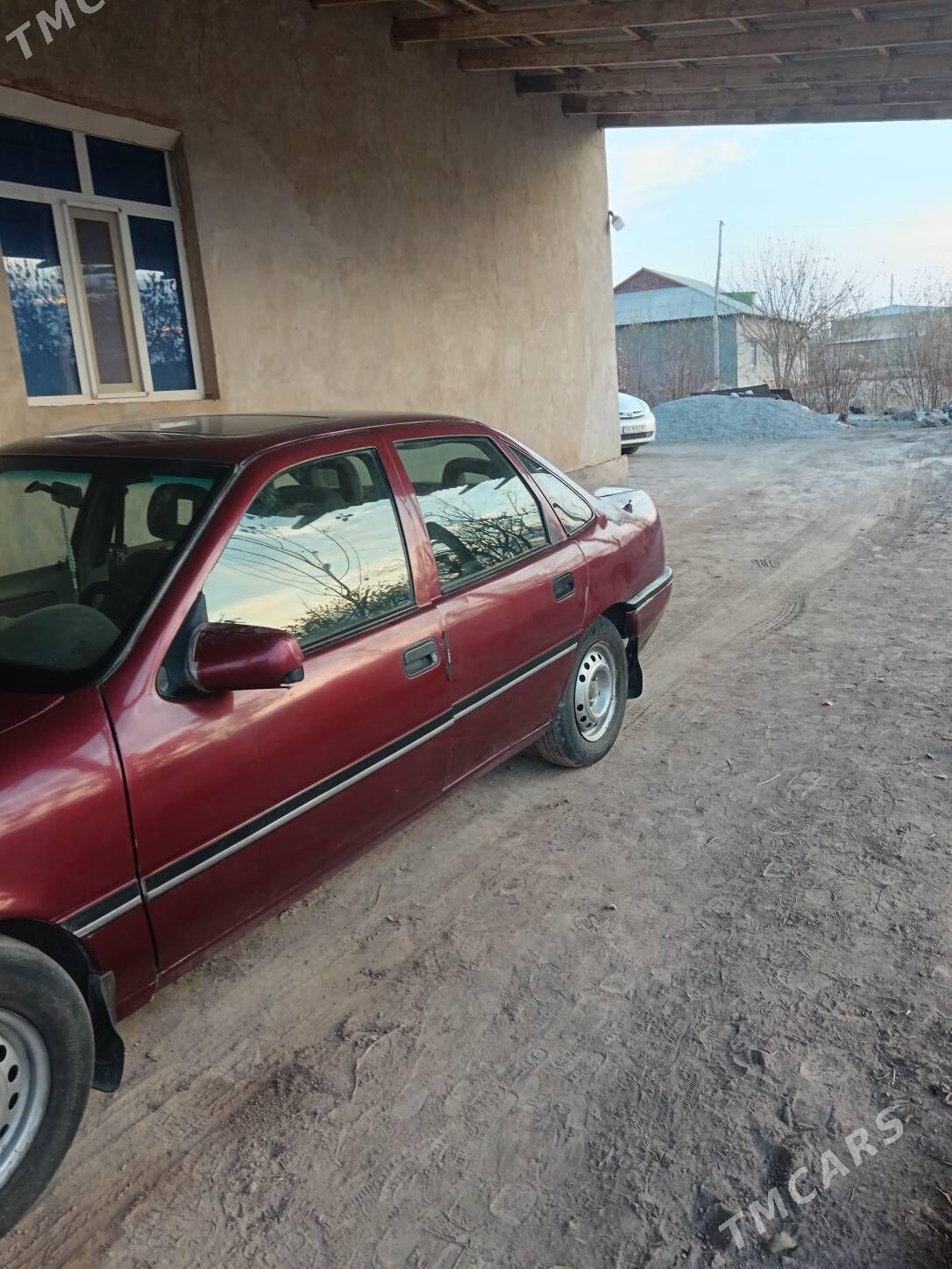 Opel Vectra 1990 - 35 000 TMT - Болдумсаз - img 2