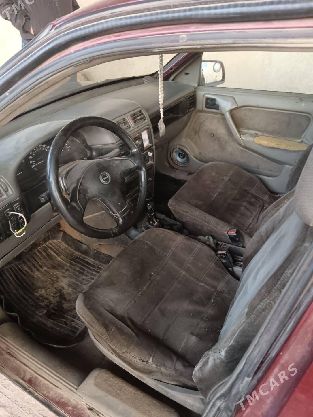 Opel Vectra 1990 - 35 000 TMT - Болдумсаз - img 5