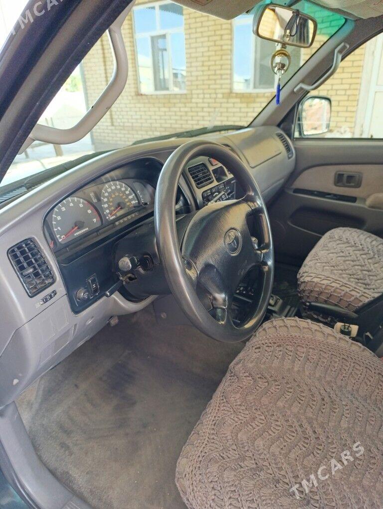 Toyota 4Runner 2002 - 180 000 TMT - Векильбазар - img 2