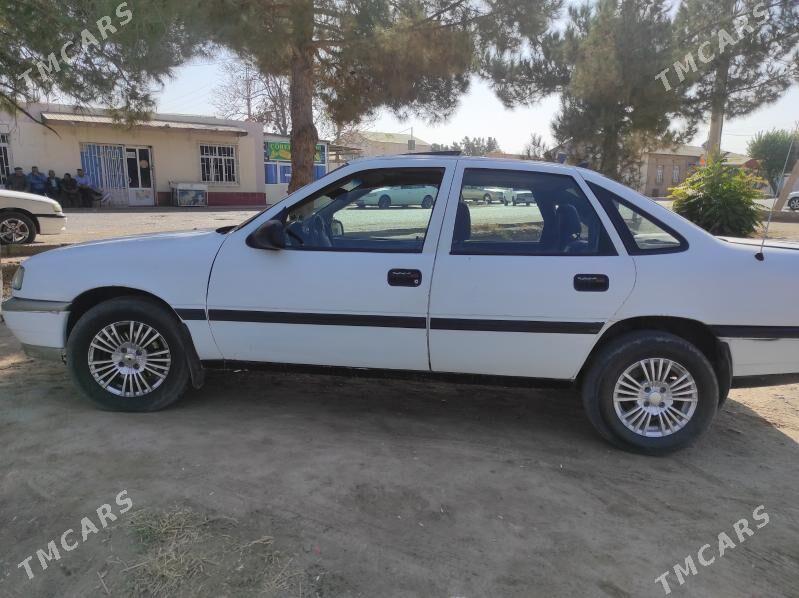 Opel Vectra 1993 - 27 000 TMT - Сакар - img 2