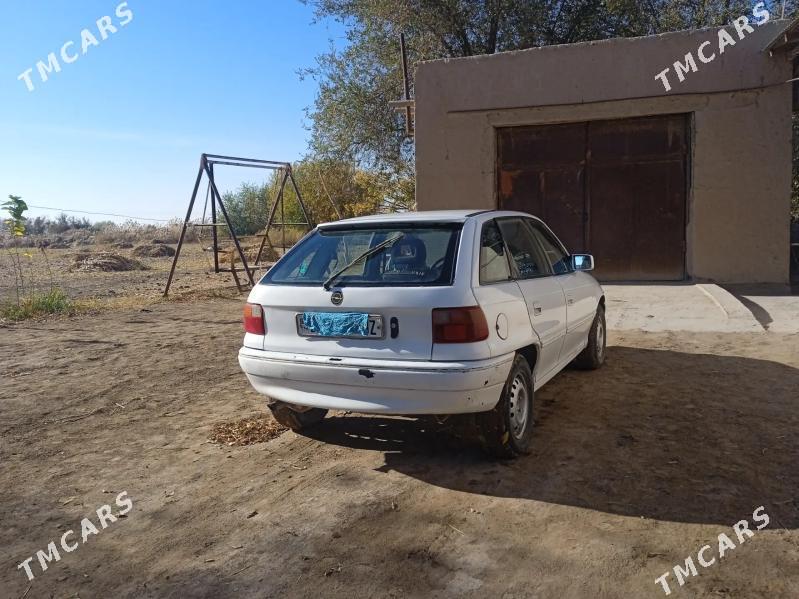 Opel Astra 1992 - 38 000 TMT - Gurbansoltan Eje - img 3