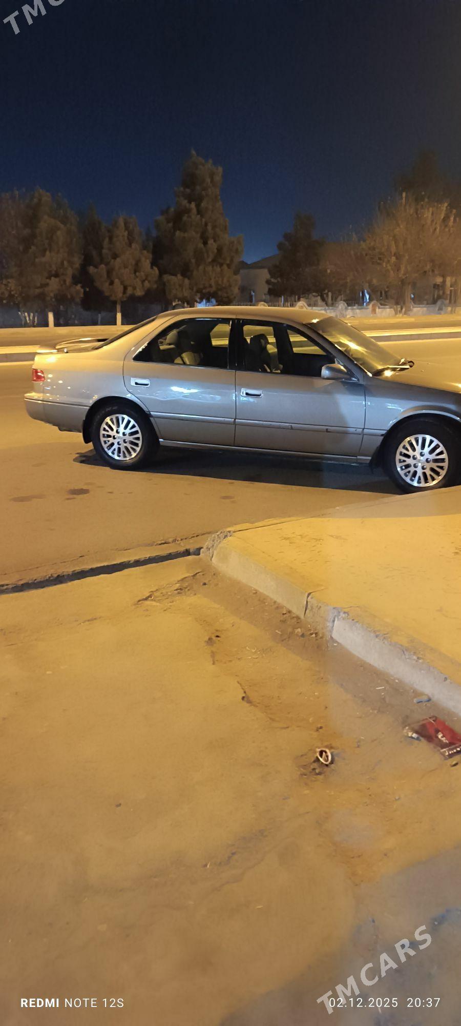 Toyota Camry 2001 - 170 000 TMT - Мургап - img 1