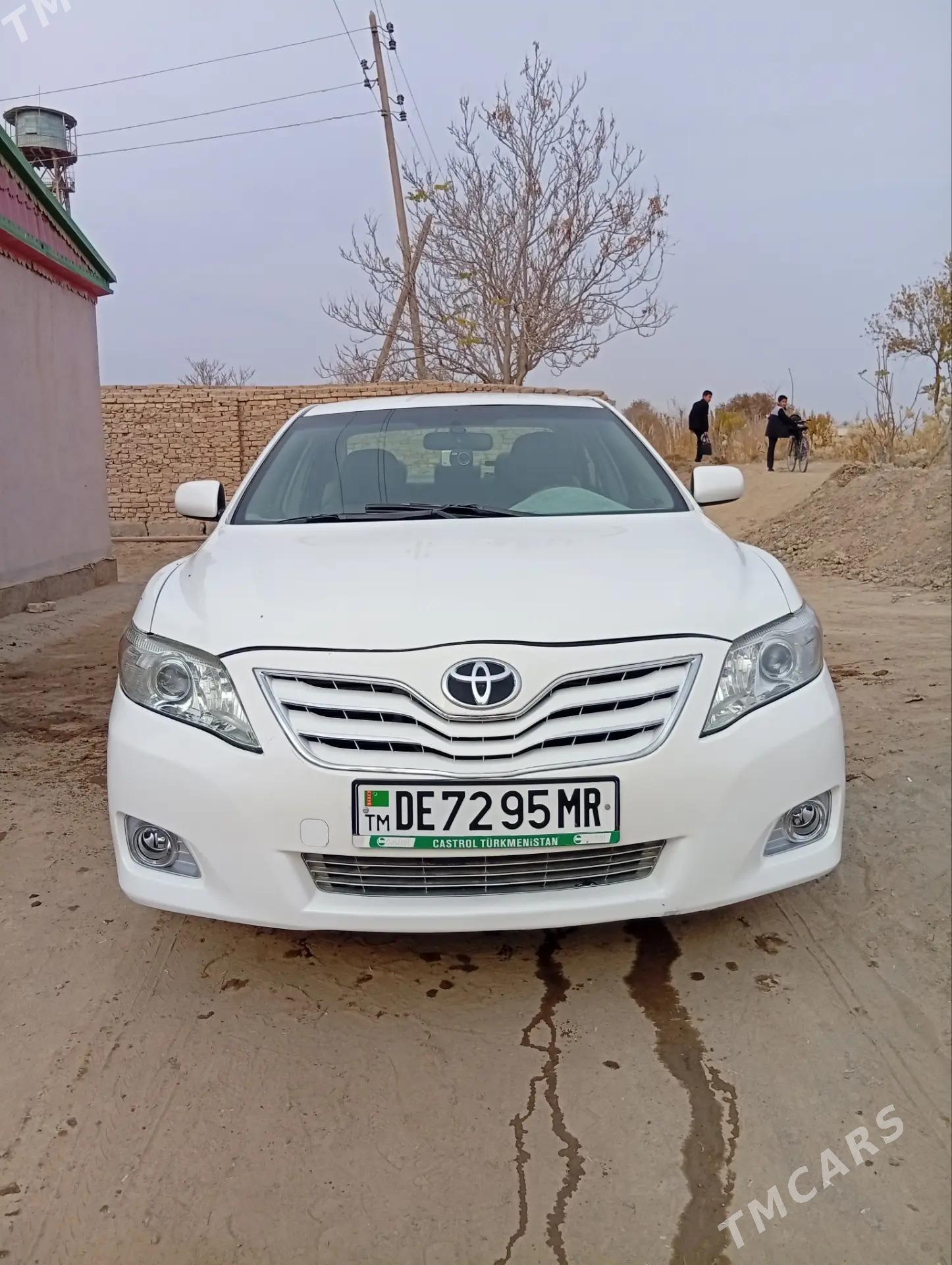 Toyota Camry 2010 - 150 000 TMT - Ёлётен - img 2