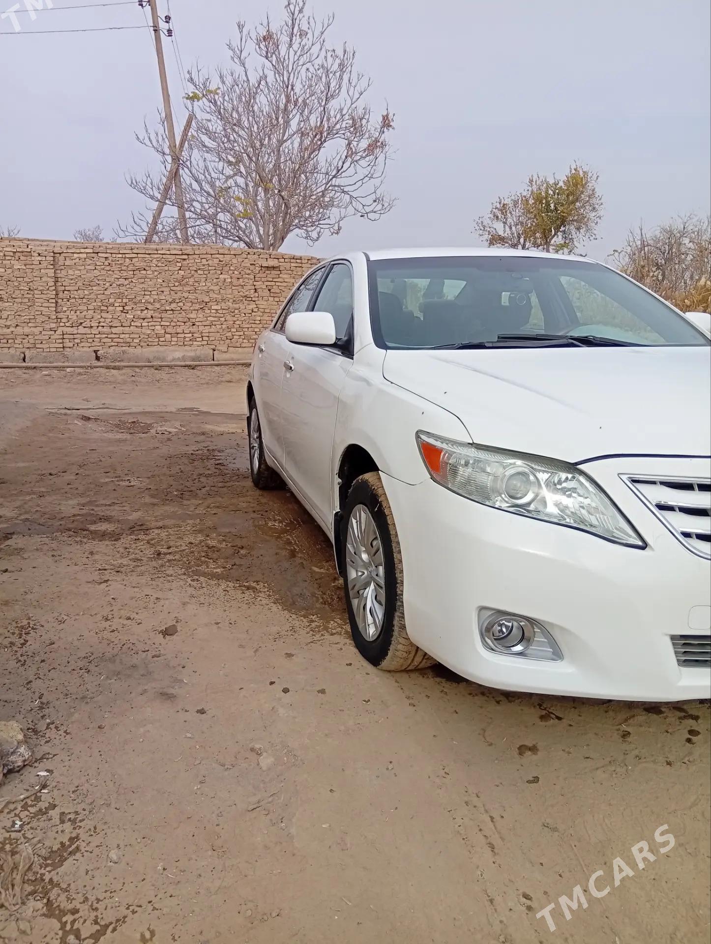Toyota Camry 2010 - 150 000 TMT - Ёлётен - img 5