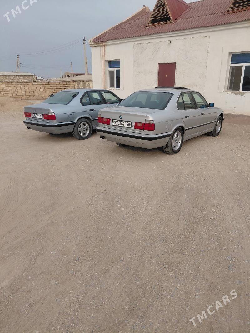 BMW 528 1995 - 100 000 TMT - Эсенгулы - img 3